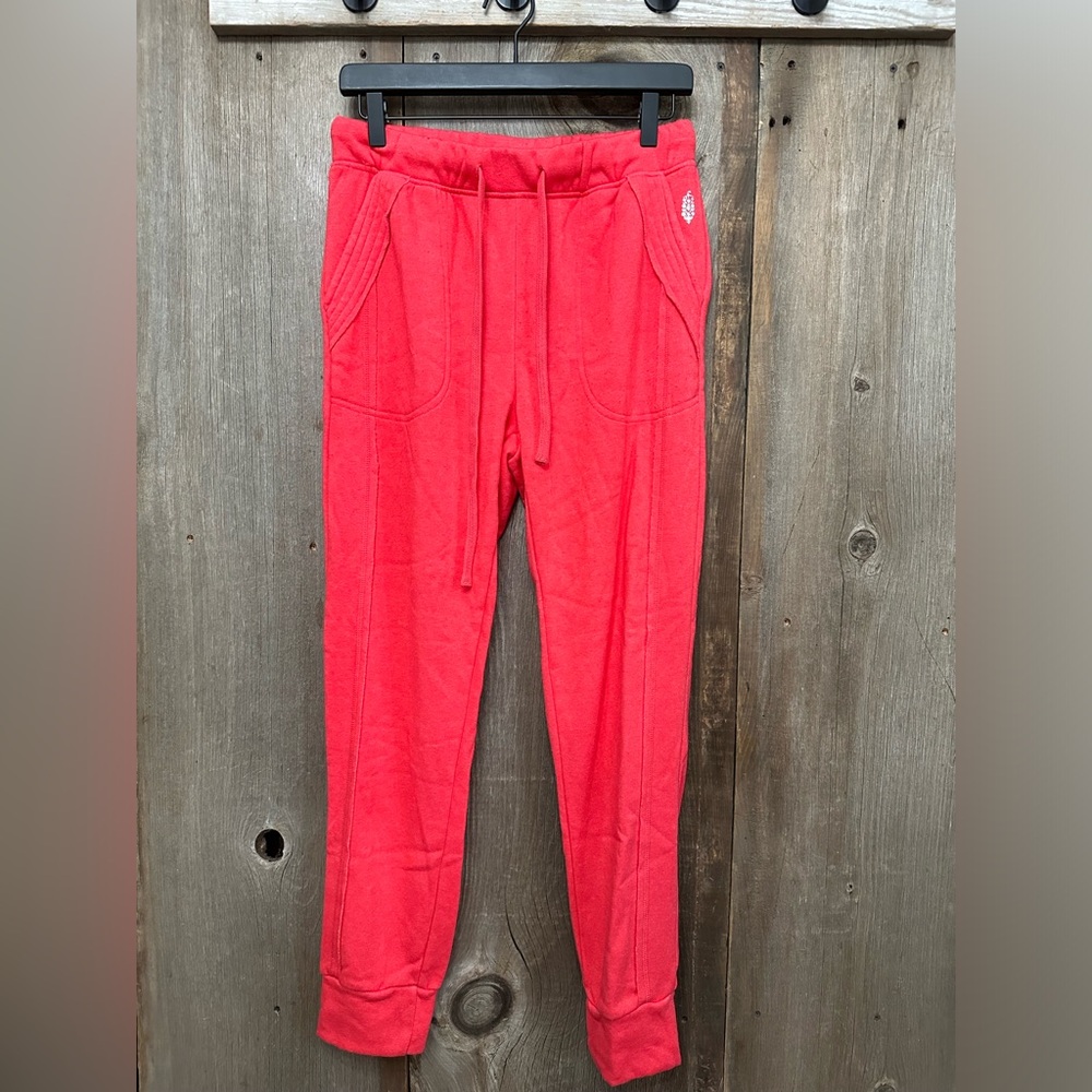 NWOT Free People Movement Work It Out Jogger in Hot Watermelon Pink Size Small